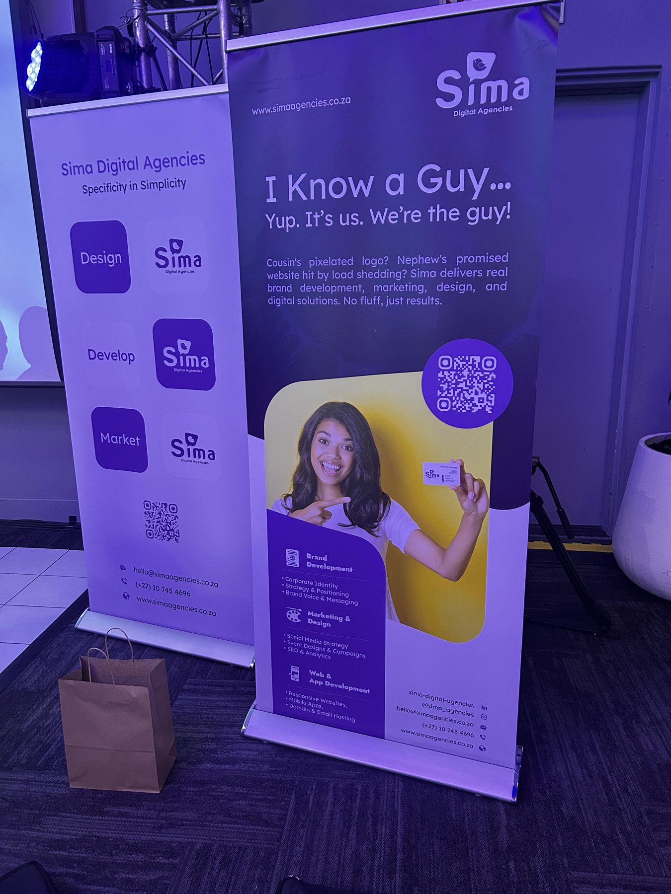 Sima roll-up banner application